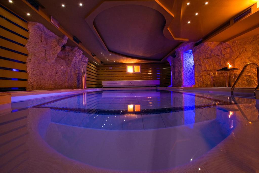 Hotel Regina Сан-Мартіно-ді-Кастроцца Екстер'єр фото