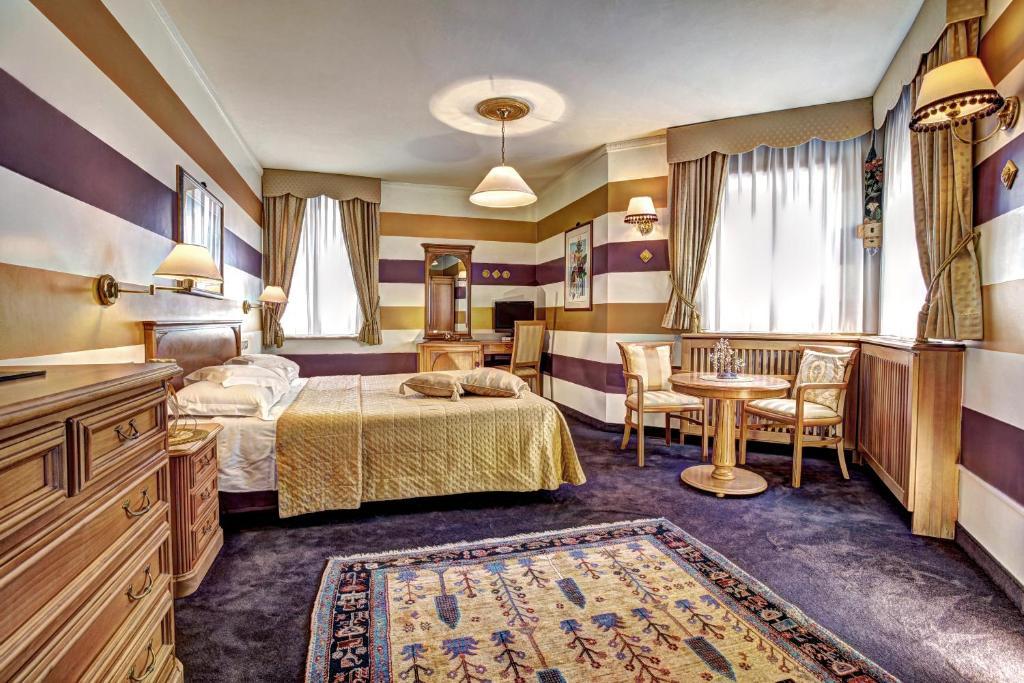 Hotel Regina Сан-Мартіно-ді-Кастроцца Номер фото
