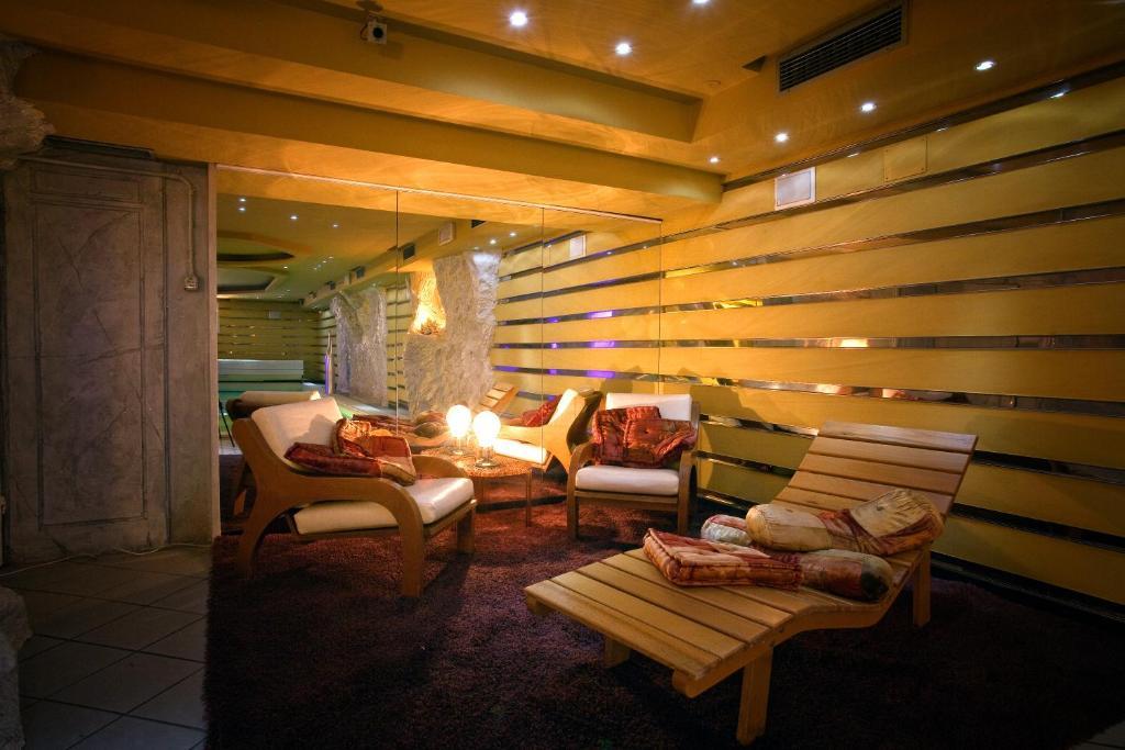 Hotel Regina Сан-Мартіно-ді-Кастроцца Екстер'єр фото