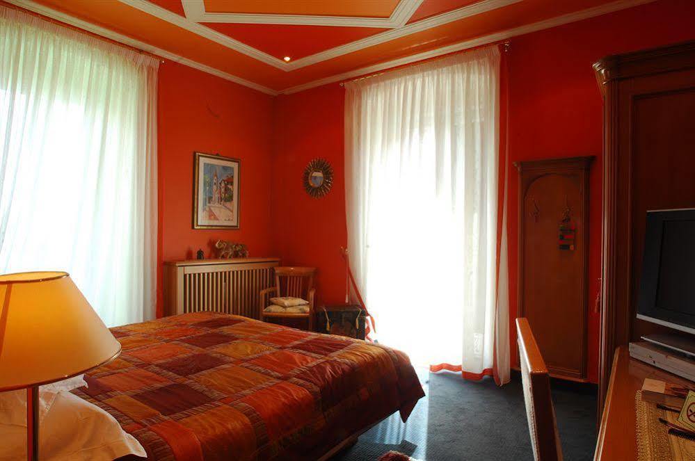 Hotel Regina Сан-Мартіно-ді-Кастроцца Екстер'єр фото